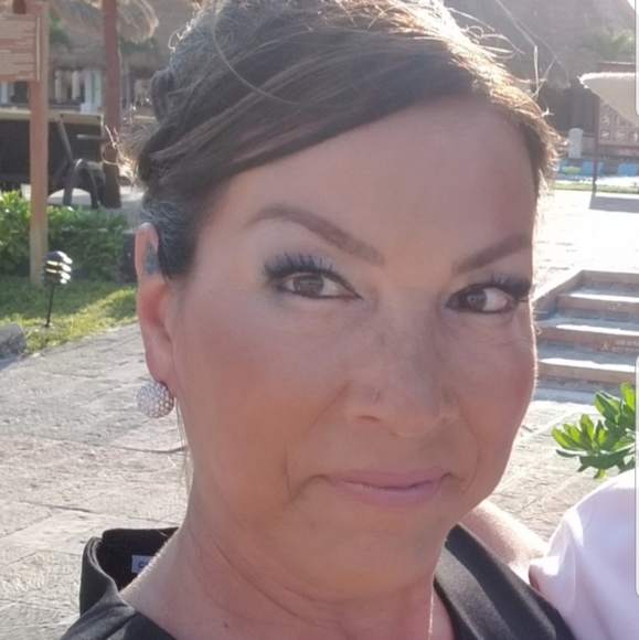 Meet your Posher, ShirleyAnne - Picture 1 of 1